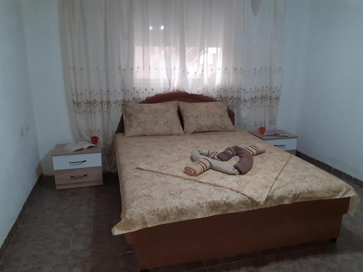 Studio-Apartman Milena 2 Lägenhet Podgorica Exteriör bild